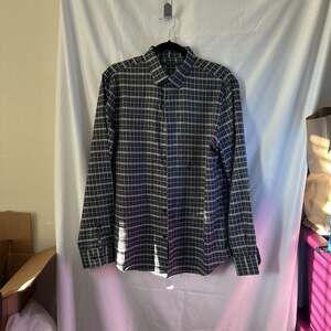 Perry Ellis Men's Black Grid Pattern Long Sleeve Button-Up Shirt